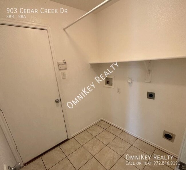 Building Photo - 903 Cedar Creek Dr