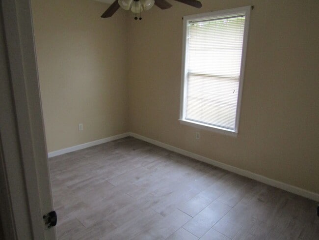 Building Photo - 1088 Desert Shield St