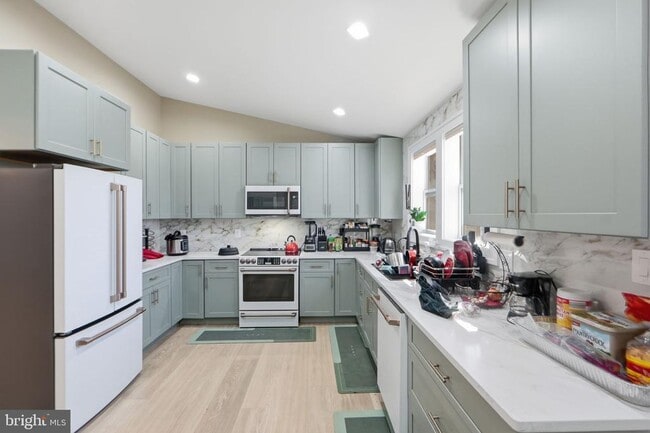 Building Photo - 6314 Barrs Ln