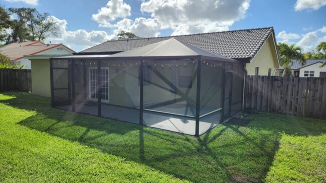 Building Photo - 21324 Chinaberry Dr