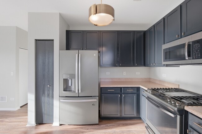 Building Photo - 1586 Millbrook Dr