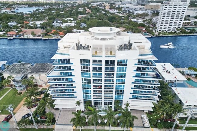 Building Photo - 715 Bayshore Dr