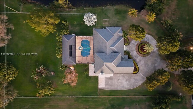 Building Photo - 20401 SW 48th Pl