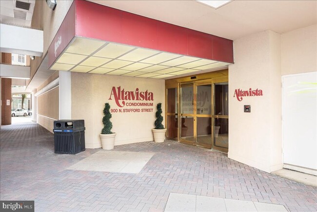 Building Photo - 900 N Stafford St