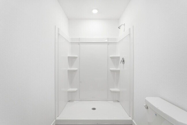 Building Photo - 2821 Cedar Dr