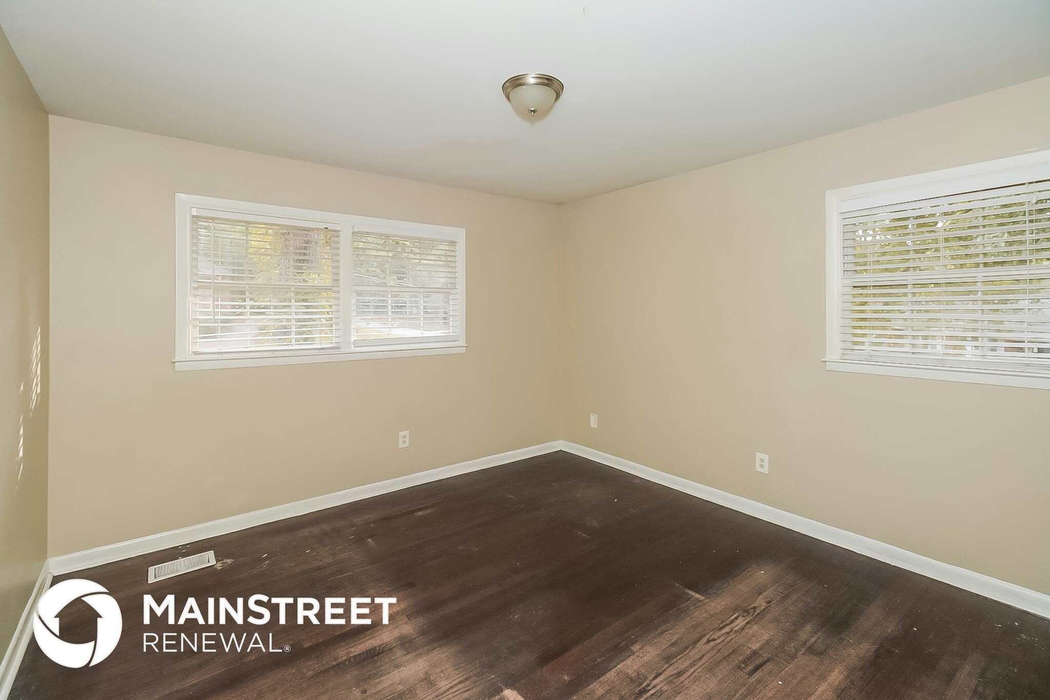 Building Photo - 266 Tonawanda Dr SE