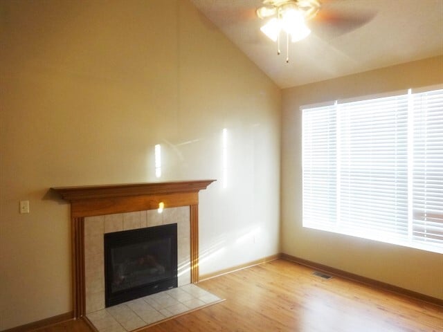 Building Photo - 1961 Bay Port Dr