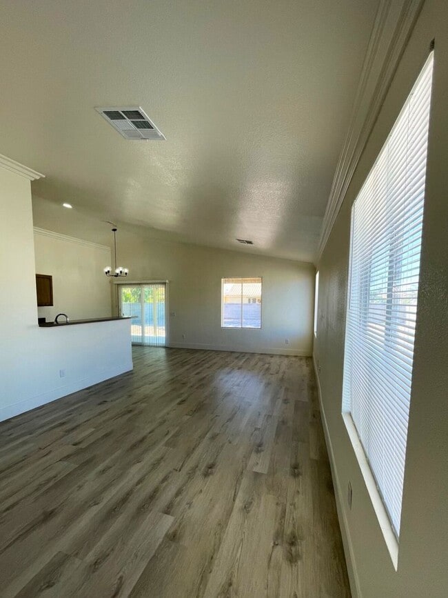 Building Photo - NEWLY RENOVATED 3BD/2BA SINGLE FAMILY HOME IN NORTH LAS VEGAS!