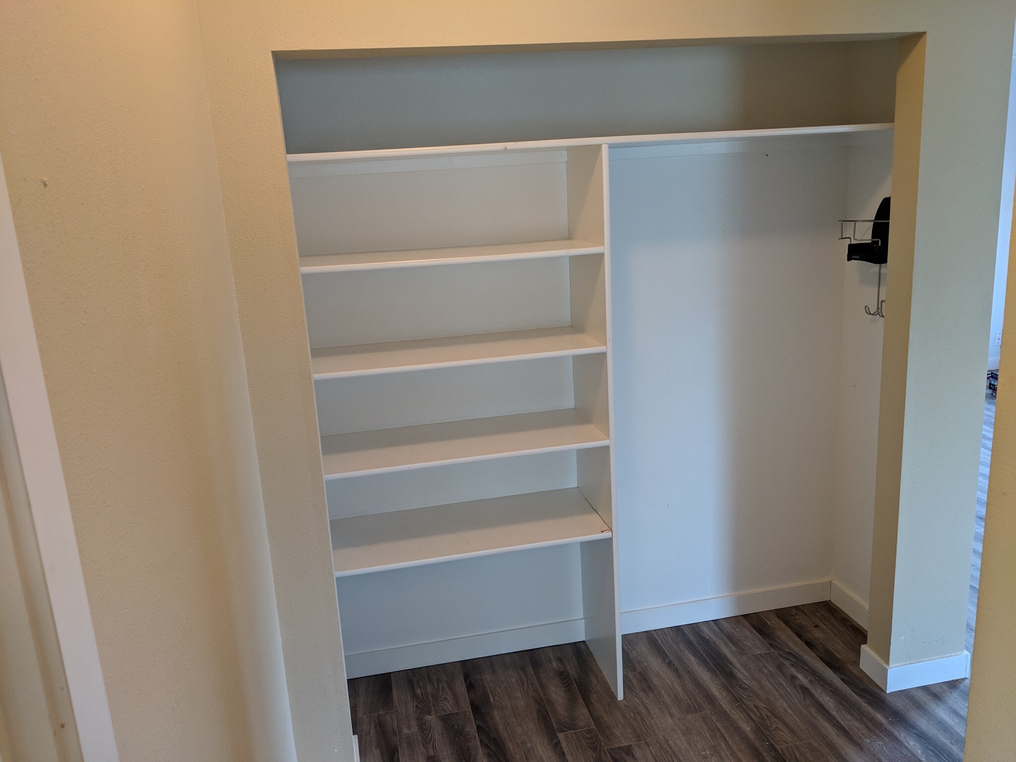 Hallway Storage - 7138 N Central St