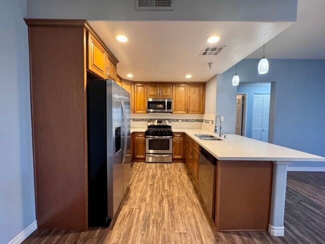 Building Photo - Upgraded 1BD/1BA Condo in Gated Temecula C...