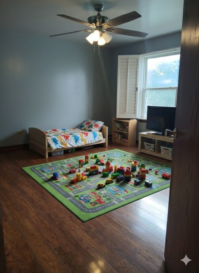 Building Photo - 2076 Longwood Ct