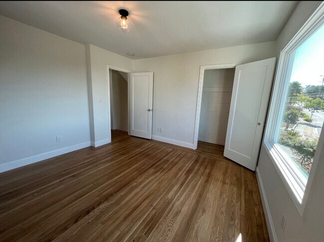 Building Photo - 5685 Jordan Ave