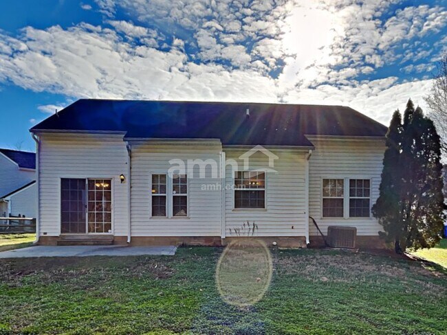 Building Photo - 116 Brewster Ct