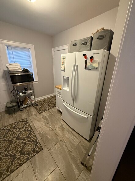 Kitchen - 3029 S Hanson Ave