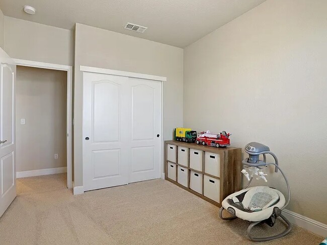 Building Photo - 2742 Carnation Way