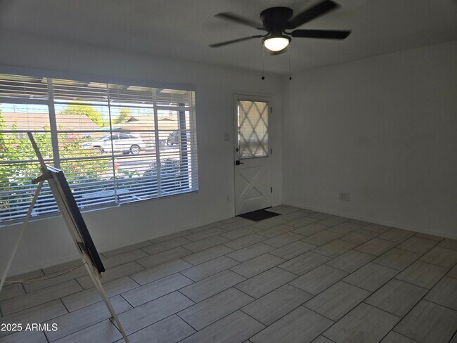 Building Photo - 3731 W Fleetwood Ln