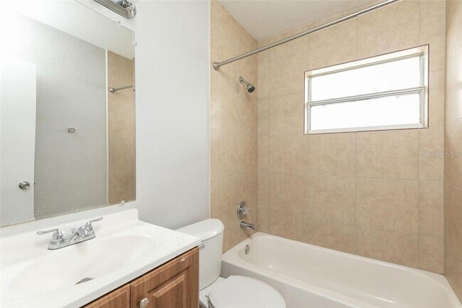 Building Photo - Call Today to Tour This Great 3-bedroom House Available for Rent in Beautiful St Petersburg!