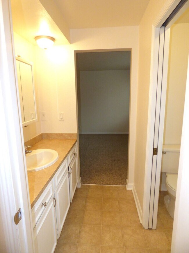 Building Photo - Rent Special: 1/2 Off April's Rent!! 3 bed 2 bath Home in North Salem