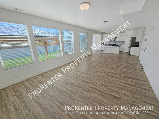 Building Photo - 3111 S Edgewater Cv