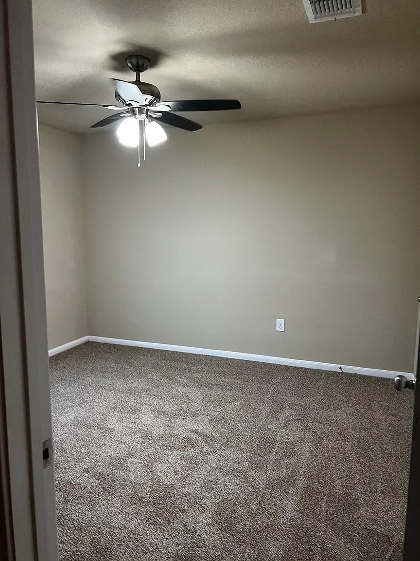 Building Photo - Room in House on Riparian Rd