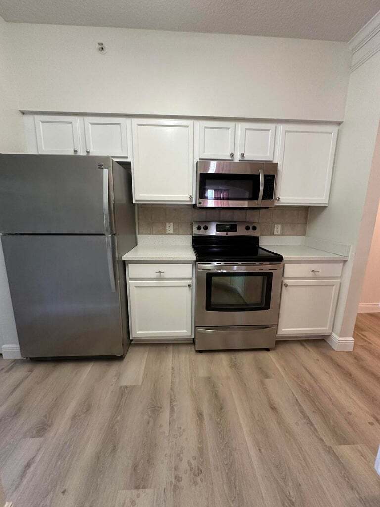 Building Photo - 9905 Baywinds Dr