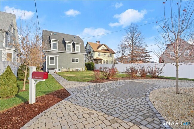 Building Photo - 69 Weed Ave