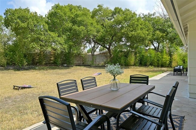 Building Photo - 9414 Meadow Vale