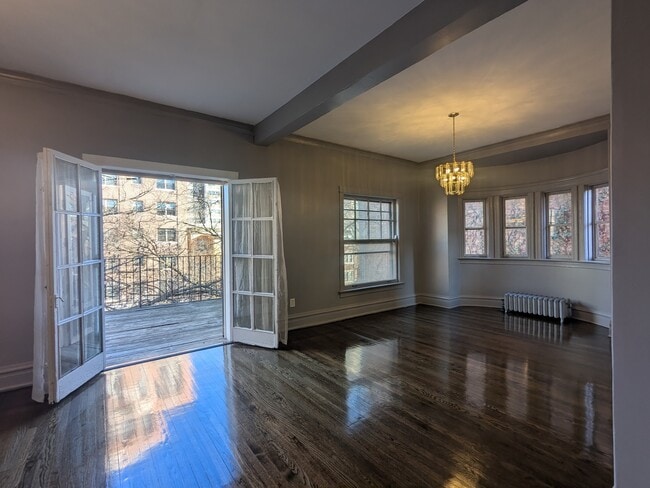 Building Photo - 5630 N Kenmore Ave