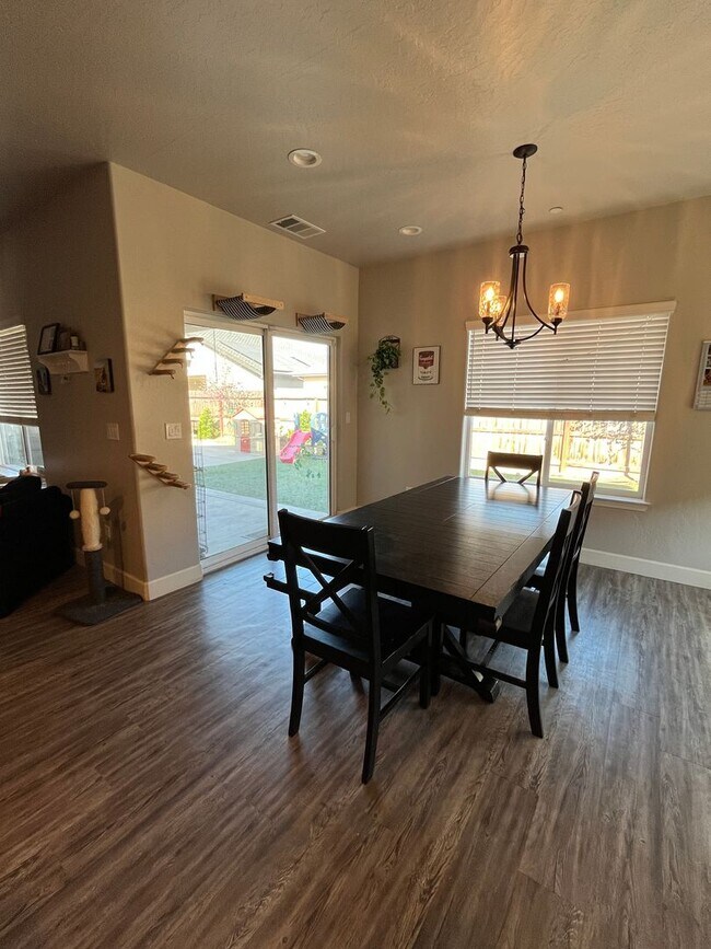 Building Photo - Beautiful home coming soon in Reedley!