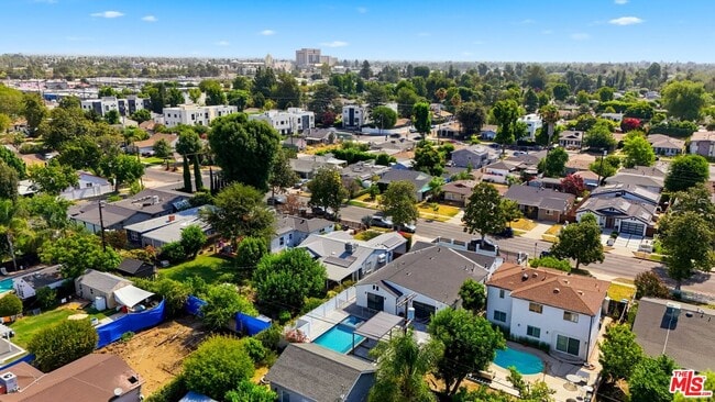 Building Photo - 5735 Saloma Ave