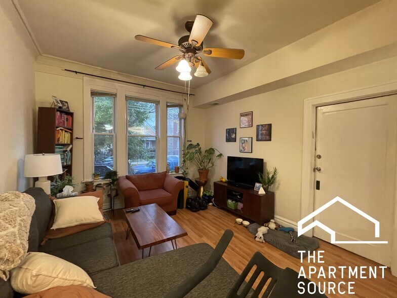 Building Photo - 3052 W George St