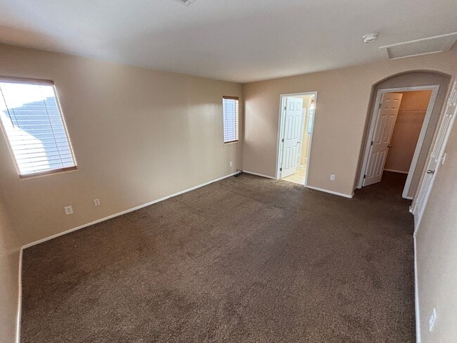 Building Photo - Charming 2Bed/2Bath/1Car 2-Story Home located in Sunrise Manor- Make the Move for Less: $500 Off ...