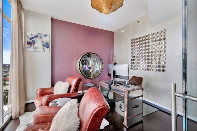 Building Photo - Fully Furnished 15th Floor Condo At Icon I...