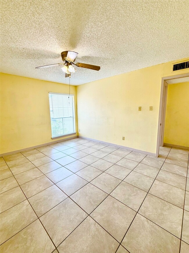 Building Photo - 8360 Jorine Dr