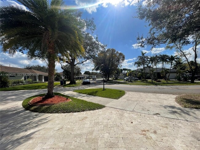 Building Photo - 4960 SW 119th Ave