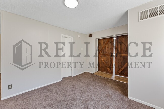 Building Photo - 1823 S Hiram St