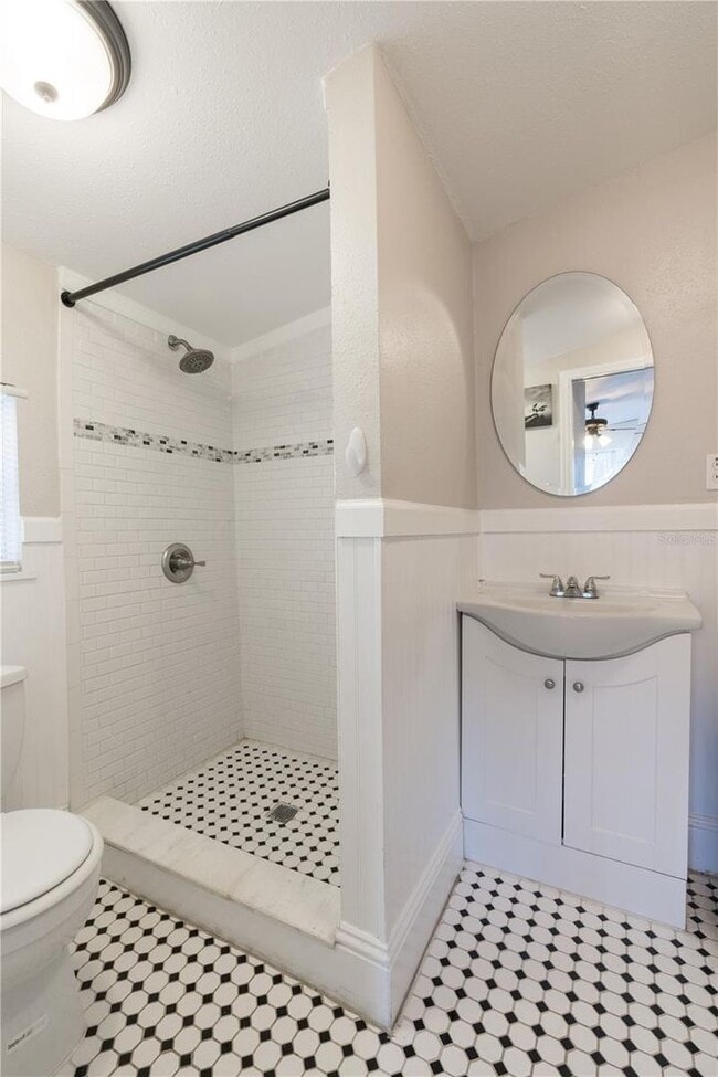 Building Photo - Live Wilder: Historic Charm Steps from Tam...