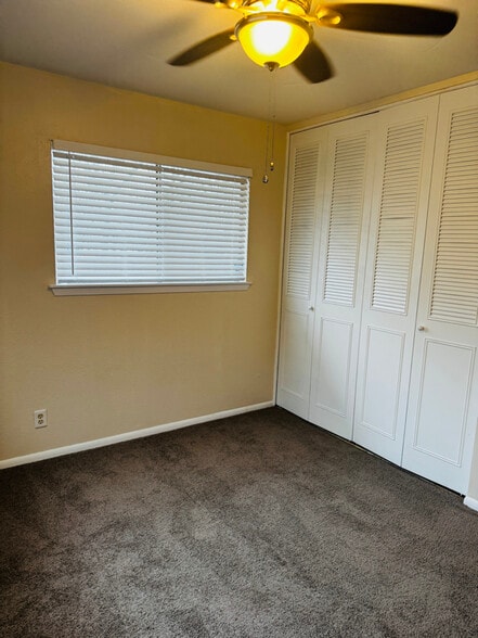 Building Photo - 4254 Desert View Dr