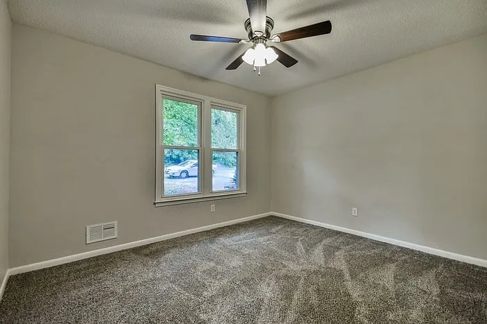 Building Photo - 205 Reseda Dr