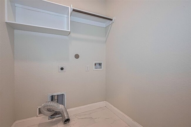 Building Photo - 25919 Aura Lake Ln
