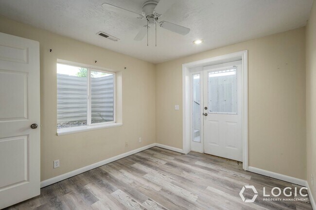 Building Photo - 3987 Lake Mountain Dr