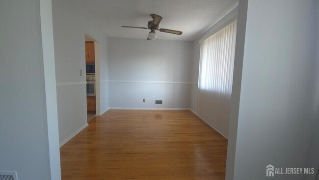 Building Photo - 89 Van Buren Ave