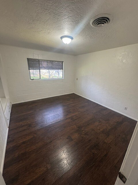 Building Photo - Lakeview Shores MHC