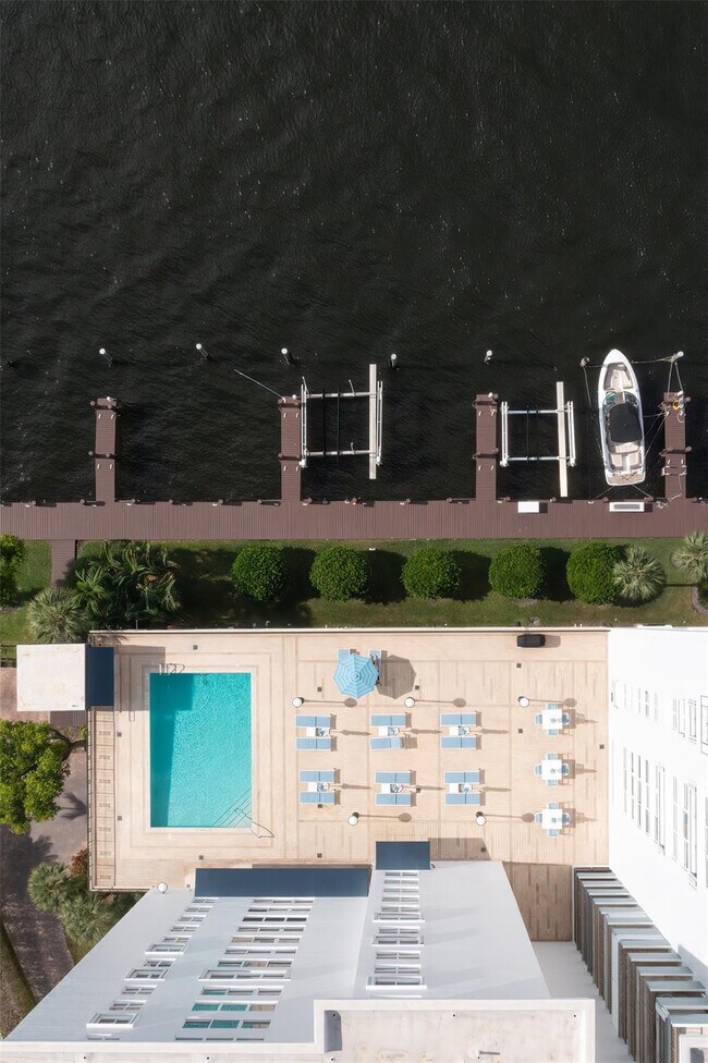 Building Photo - 777 Bayshore Dr