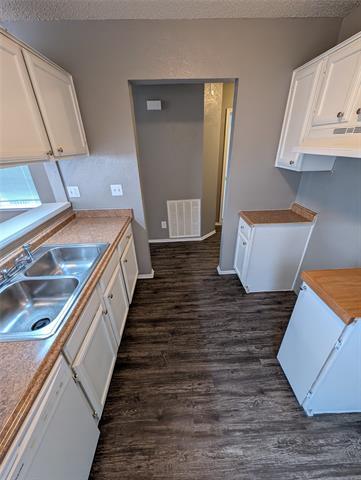 Building Photo - 9908 Lone Eagle Dr