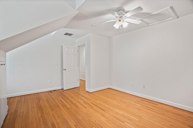 Building Photo - 7712 Dolly Dr