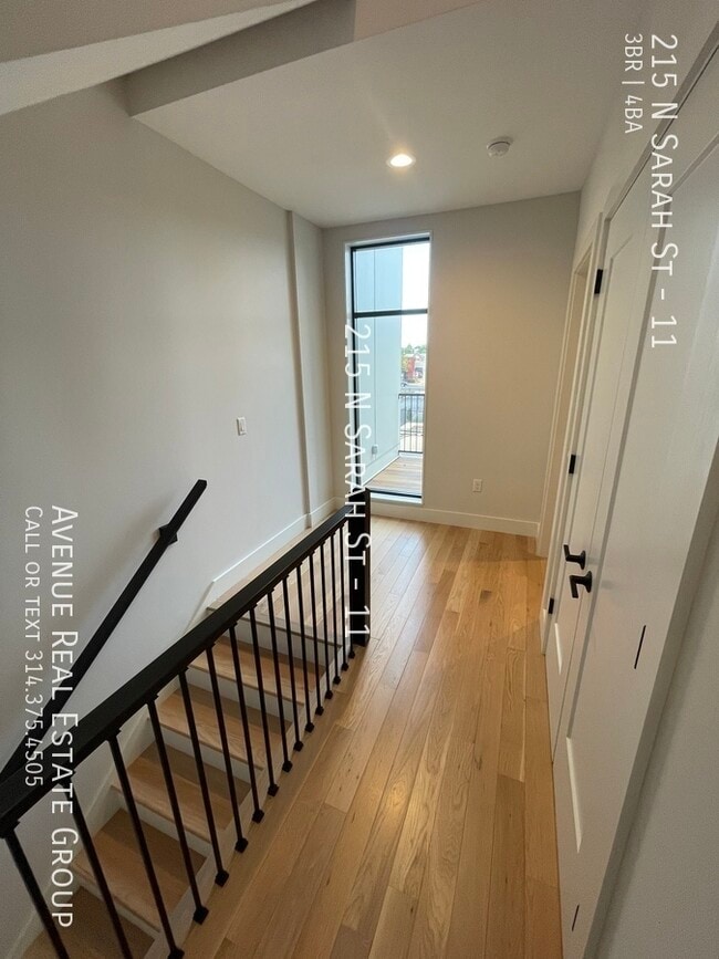 Building Photo - 215 N Sarah St