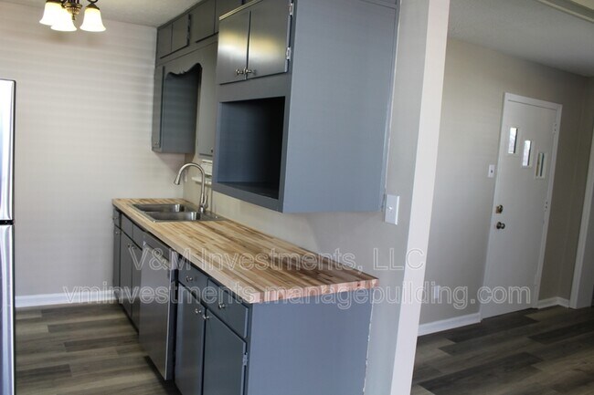 Building Photo - 3837 Wem Dr