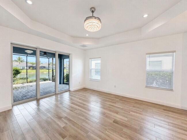 Building Photo - Lake View attached villa 2 bed/2 bath and a den