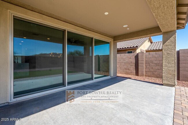 Building Photo - 8443 S 164th Dr